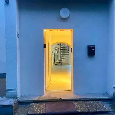 Appartement Schoene, Hochwertige 5 In Oberhausen (North Rhine-Westphalia)